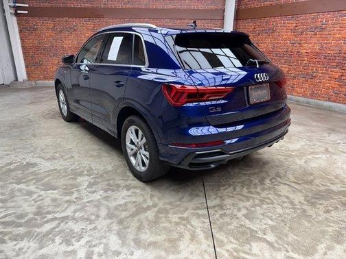 2022 Audi Q3 45 S line Premium