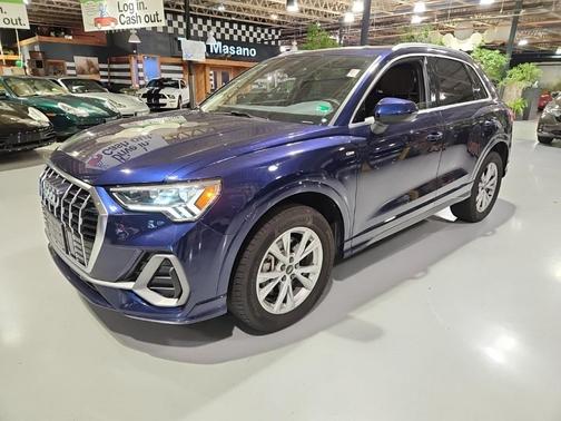 2022 Audi Q3 45 S line Premium