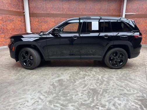 2022 Jeep Grand Cherokee Altitude