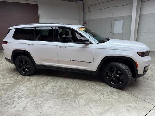 2022 Jeep Grand Cherokee L Laredo