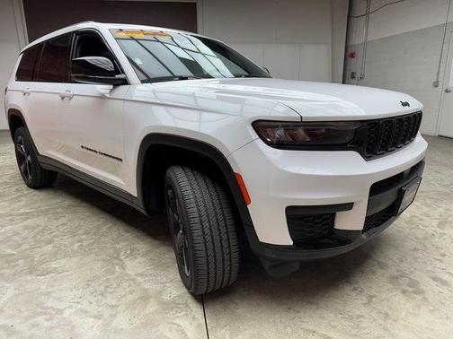 2022 Jeep Grand Cherokee L Laredo