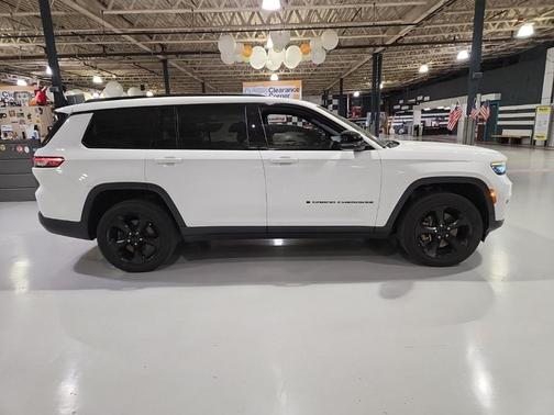 2022 Jeep Grand Cherokee L Laredo