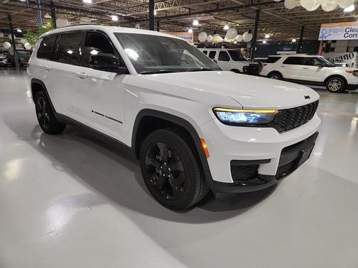 2022 Jeep Grand Cherokee L Laredo
