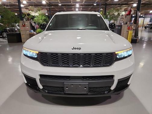 2022 Jeep Grand Cherokee L Laredo