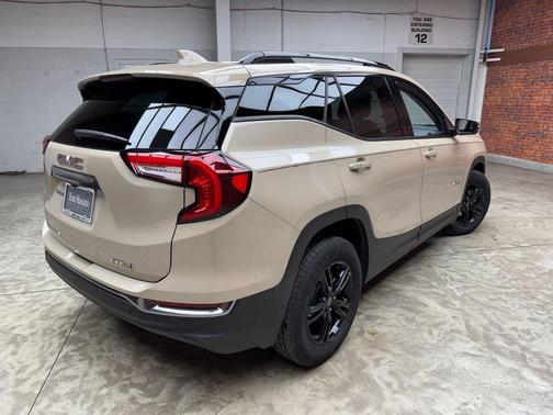 Desert Sand Metallic 2022 GMC Terrain AT4