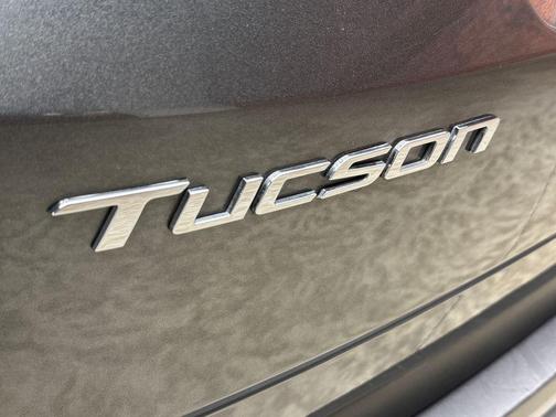 Amazon Gray 2023 Hyundai TUCSON SEL