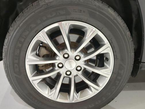 Velvet Red Pearlcoat 2019 Jeep Cherokee Latitude Plus