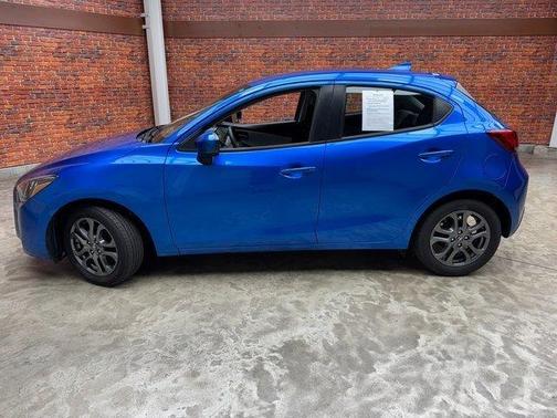 2020 Toyota Yaris Sedan LE