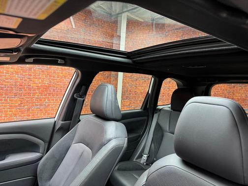 Crystal White Pearl 2025 Subaru Forester Touring