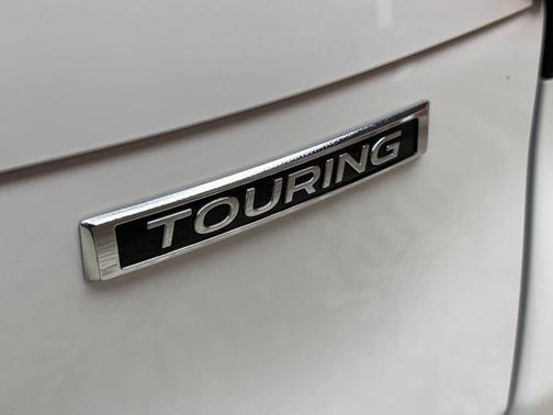 Crystal White Pearl 2025 Subaru Forester Touring