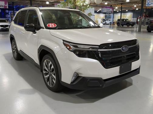 Crystal White Pearl 2025 Subaru Forester Touring