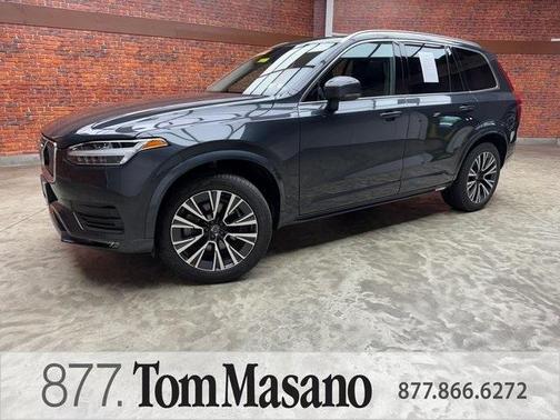 2022 Volvo XC90 T6 Momentum 7 Passenger