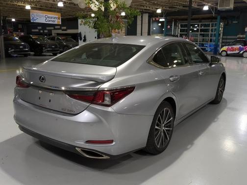 2022 Lexus ES 350 Base