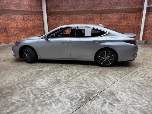 2022 Lexus ES 350 Base