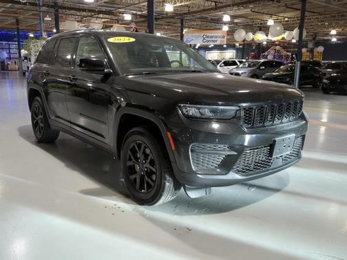 2024 Jeep Grand Cherokee Laredo