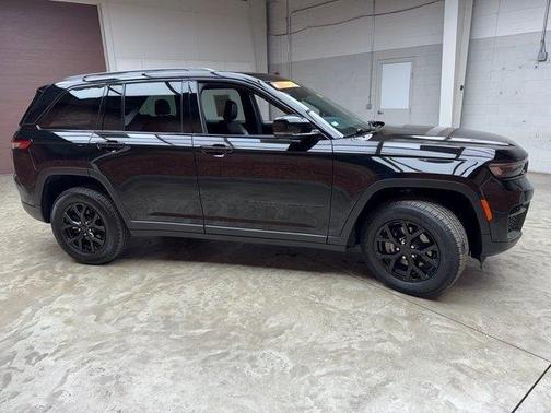 2024 Jeep Grand Cherokee Laredo