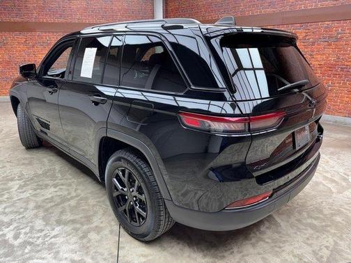 2024 Jeep Grand Cherokee Laredo