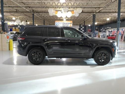 2024 Jeep Grand Cherokee Laredo