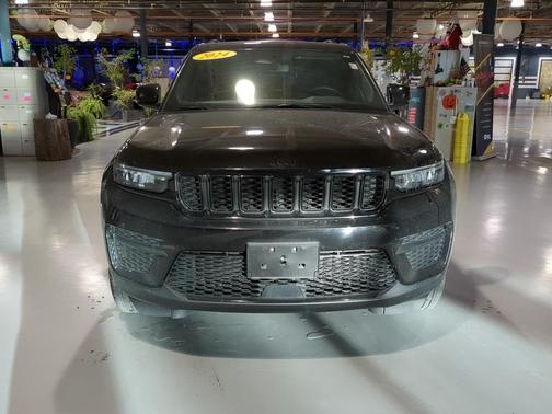 2024 Jeep Grand Cherokee Laredo