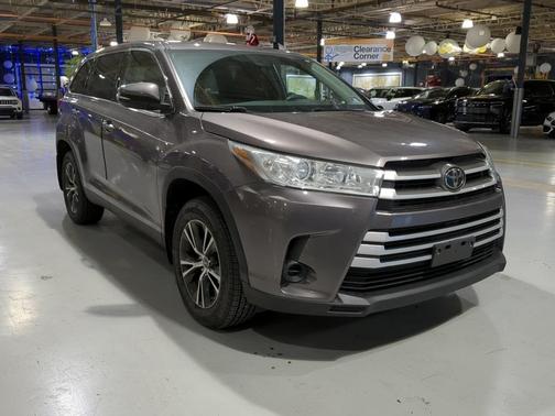 2019 Toyota Highlander LE