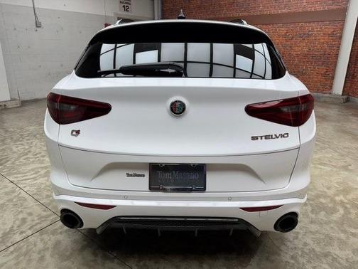 2022 Alfa Romeo Stelvio Veloce