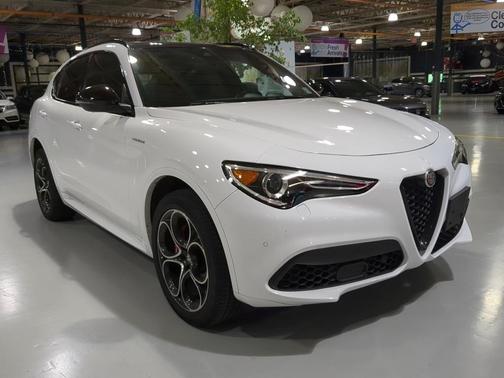 2022 Alfa Romeo Stelvio Veloce