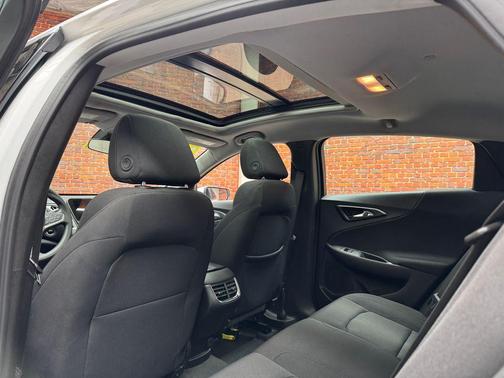 Summit White 2024 Chevrolet Malibu LT
