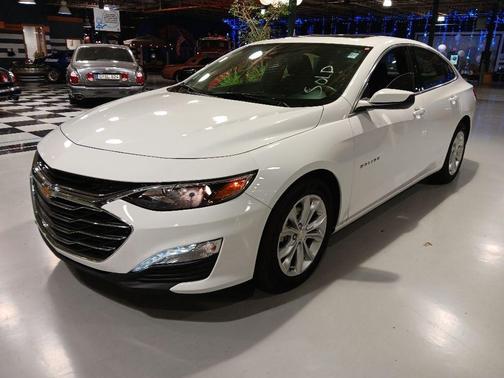 Summit White 2024 Chevrolet Malibu LT