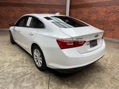 Summit White 2024 Chevrolet Malibu LT