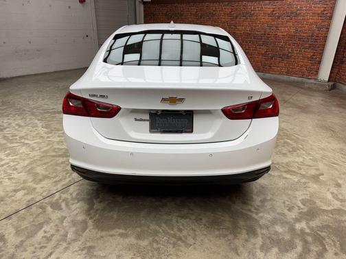 Summit White 2024 Chevrolet Malibu LT