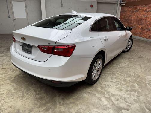 Summit White 2024 Chevrolet Malibu LT