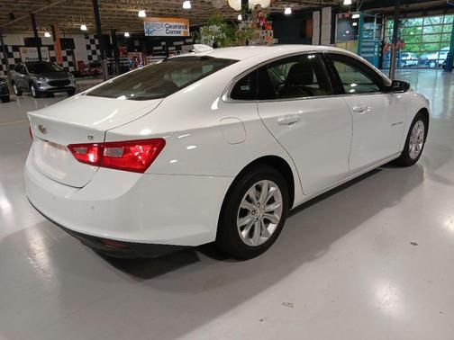 Summit White 2024 Chevrolet Malibu LT