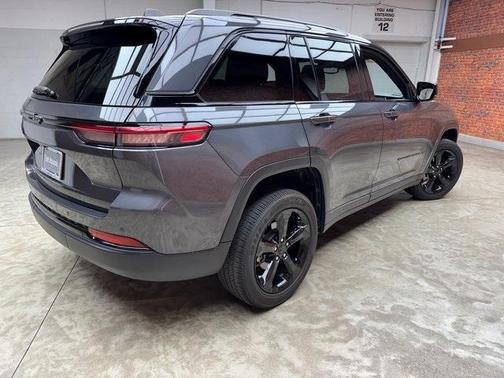 2023 Jeep Grand Cherokee Altitude