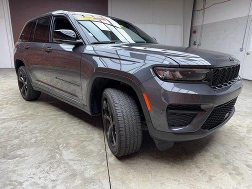 2023 Jeep Grand Cherokee Altitude