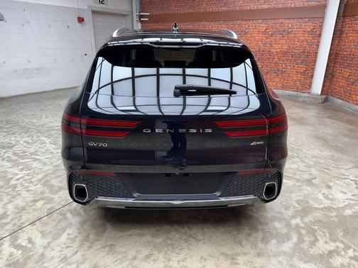 Black 2025 Genesis GV70 2.5T