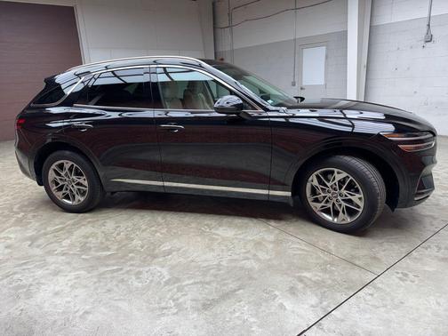 Black 2025 Genesis GV70 2.5T