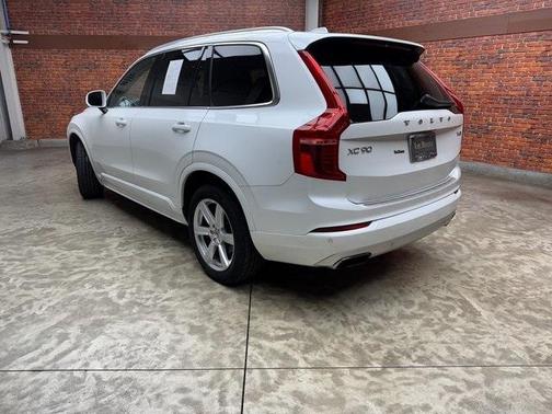 2020 Volvo XC90 T6 Momentum 7 Passenger