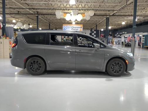 2021 Chrysler Pacifica Touring