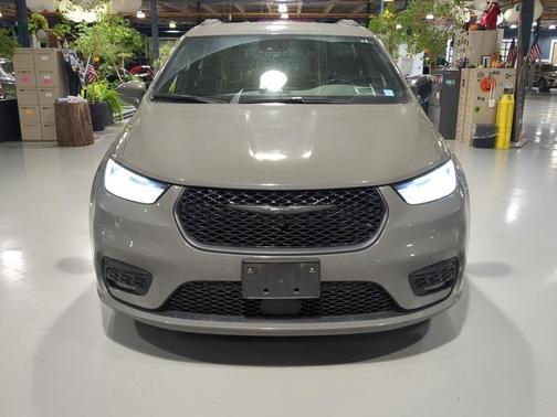 2021 Chrysler Pacifica Touring