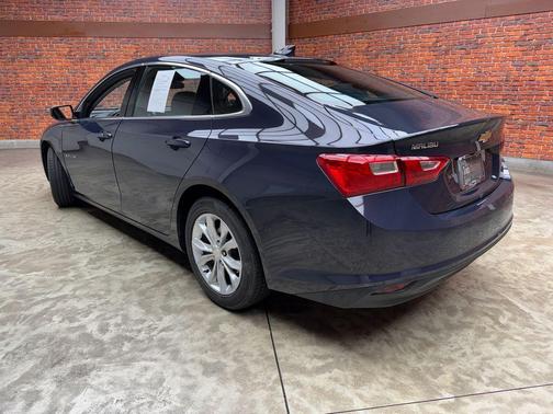 Night 2025 Chevrolet Malibu LT