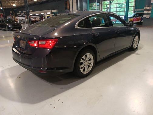 Night 2025 Chevrolet Malibu LT