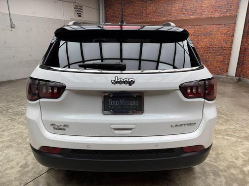 Bright White Clearcoat 2024 Jeep Compass Limited