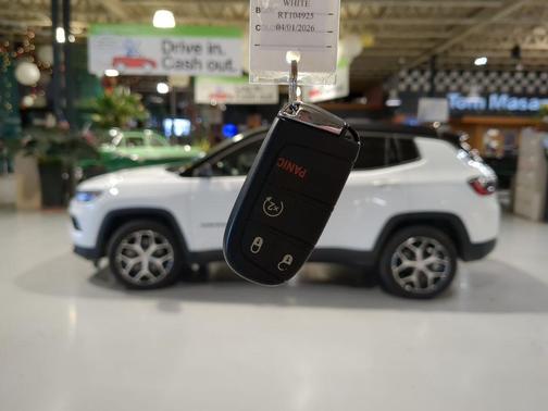 Bright White Clearcoat 2024 Jeep Compass Limited