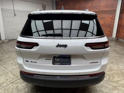 2022 Jeep Grand Cherokee L Laredo