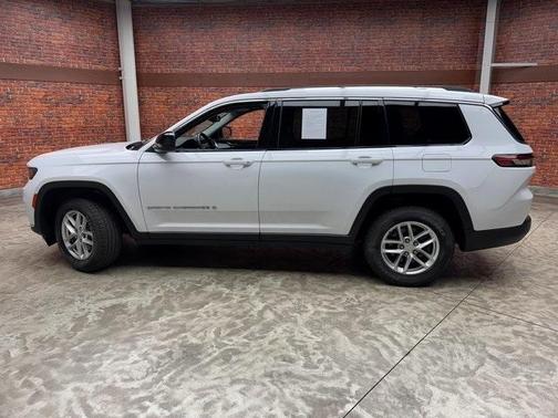 2022 Jeep Grand Cherokee L Laredo