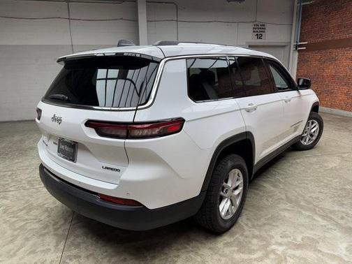 2022 Jeep Grand Cherokee L Laredo