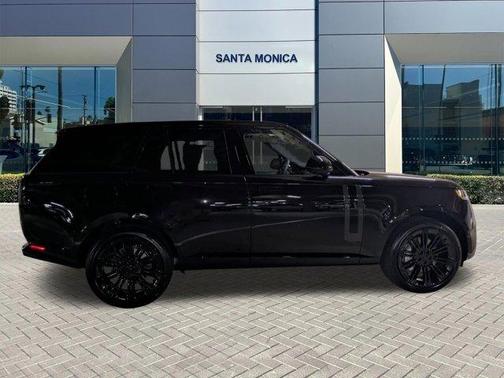 Santorini Black 2026 Land Rover Range Rover P530 SE