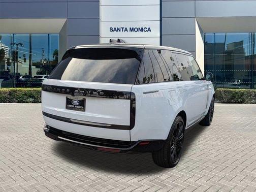 2026 Land Rover Range Rover P530 SE