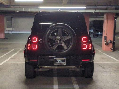 2026 Land Rover Defender P400 X-Dynamic SE