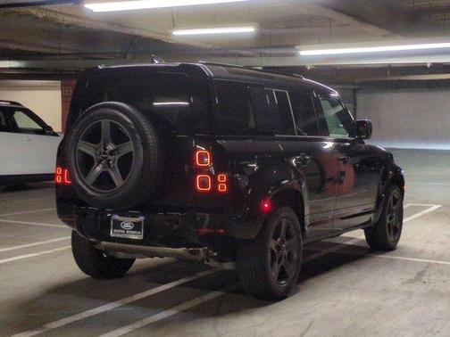 2026 Land Rover Defender P400 X-Dynamic SE